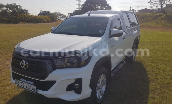 Acheter Occasion Voiture Toyota Hilux Blanc à Beitbridge, Matabeleland South Acheter Occasion Voiture Toyota Hilux Blanc à Beitbridge, Matabeleland South