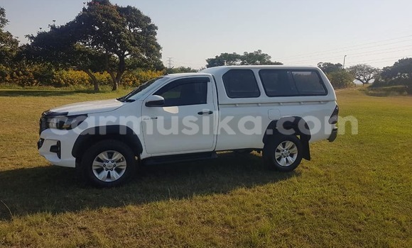 Acheter Occasion Voiture Toyota Hilux Blanc à Beitbridge, Matabeleland South Acheter Occasion Voiture Toyota Hilux Blanc à Beitbridge, Matabeleland South