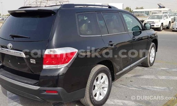 Tenga Imported Toyota Highlander Nhema Mota in Import - Dubai in Harare Tenga Imported Toyota Highlander Nhema Mota in Import - Dubai in Harare