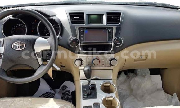 Tenga Imported Toyota Highlander Nhema Mota in Import - Dubai in Harare Tenga Imported Toyota Highlander Nhema Mota in Import - Dubai in Harare