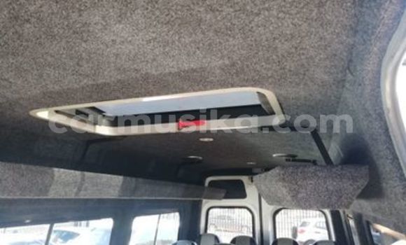 Acheter Occasion Voiture Mercedes Viano Blanc à Beitbridge, Matabeleland South Acheter Occasion Voiture Mercedes Viano Blanc à Beitbridge, Matabeleland South