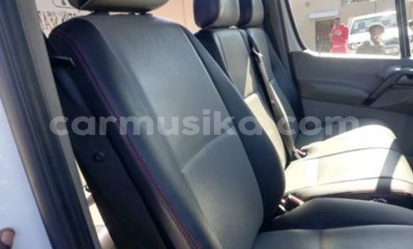 Acheter Occasion Voiture Mercedes Viano Blanc à Beitbridge, Matabeleland South Acheter Occasion Voiture Mercedes Viano Blanc à Beitbridge, Matabeleland South