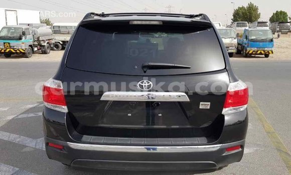 Tenga Imported Toyota Highlander Nhema Mota in Import - Dubai in Harare Tenga Imported Toyota Highlander Nhema Mota in Import - Dubai in Harare