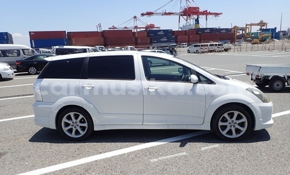 Tenga Tsaru Toyota Wish Chena Mota in Beitbridge in Matabeleland South Tenga Tsaru Toyota Wish Chena Mota in Beitbridge in Matabeleland South
