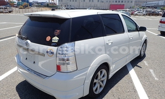 Tenga Tsaru Toyota Wish Chena Mota in Beitbridge in Matabeleland South Tenga Tsaru Toyota Wish Chena Mota in Beitbridge in Matabeleland South