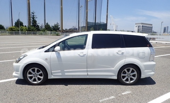 Tenga Tsaru Toyota Wish Chena Mota in Beitbridge in Matabeleland South Tenga Tsaru Toyota Wish Chena Mota in Beitbridge in Matabeleland South