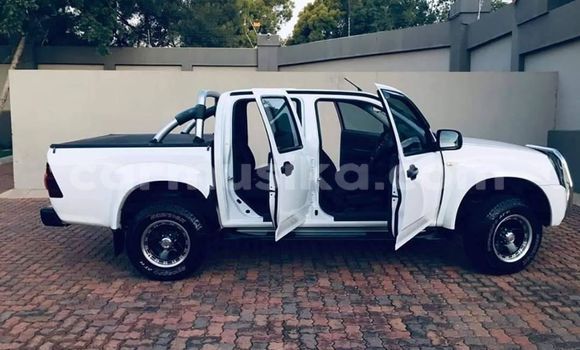 Buy Used Isuzu KB White Car in Beitbridge in Matabeleland South Buy Used Isuzu KB White Car in Beitbridge in Matabeleland South