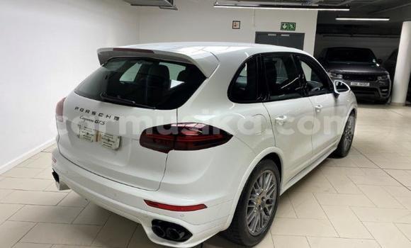 Buy Used Porsche 918 Spyder White Car in Beitbridge in Matabeleland South Buy Used Porsche 918 Spyder White Car in Beitbridge in Matabeleland South