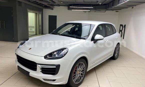 Buy Used Porsche 918 Spyder White Car in Beitbridge in Matabeleland South Buy Used Porsche 918 Spyder White Car in Beitbridge in Matabeleland South