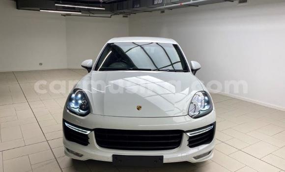 Buy Used Porsche 918 Spyder White Car in Beitbridge in Matabeleland South Buy Used Porsche 918 Spyder White Car in Beitbridge in Matabeleland South