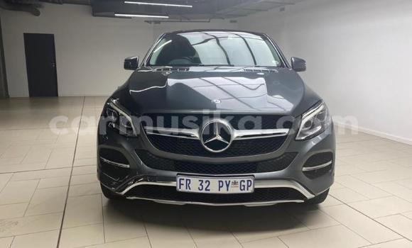 Tenga Tsaru Mercedes‒Benz E-klasse Nhema Mota in Beitbridge in Matabeleland South Tenga Tsaru Mercedes‒Benz E-klasse Nhema Mota in Beitbridge in Matabeleland South