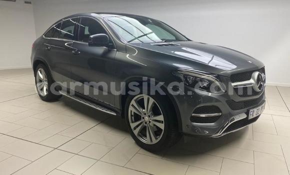 Tenga Tsaru Mercedes‒Benz E-klasse Nhema Mota in Beitbridge in Matabeleland South Tenga Tsaru Mercedes‒Benz E-klasse Nhema Mota in Beitbridge in Matabeleland South