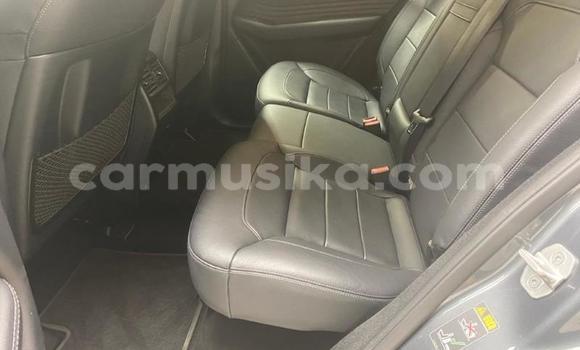 Tenga Tsaru Mercedes‒Benz E-klasse Nhema Mota in Beitbridge in Matabeleland South Tenga Tsaru Mercedes‒Benz E-klasse Nhema Mota in Beitbridge in Matabeleland South