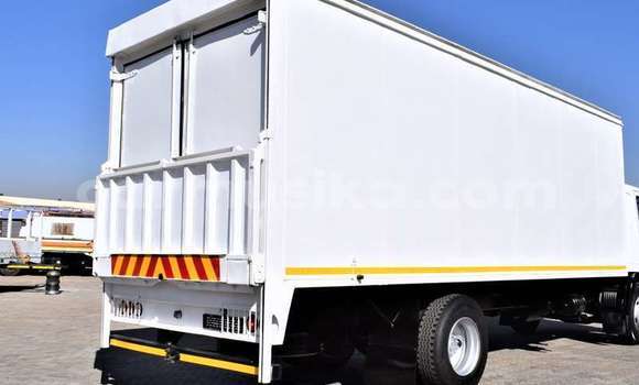 Acheter Occasion Utilitaire Hino Ranger Blanc à Beitbridge, Matabeleland South Acheter Occasion Utilitaire Hino Ranger Blanc à Beitbridge, Matabeleland South