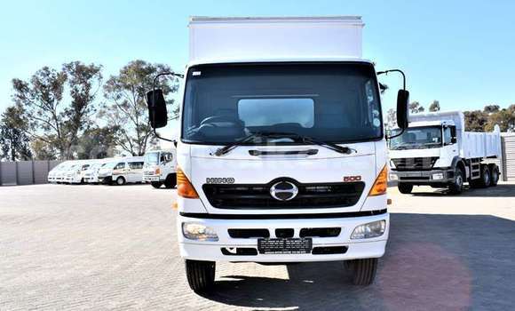 Acheter Occasion Utilitaire Hino Ranger Blanc à Beitbridge, Matabeleland South Acheter Occasion Utilitaire Hino Ranger Blanc à Beitbridge, Matabeleland South