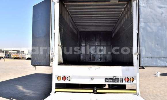 Acheter Occasion Utilitaire Hino Ranger Blanc à Beitbridge, Matabeleland South Acheter Occasion Utilitaire Hino Ranger Blanc à Beitbridge, Matabeleland South