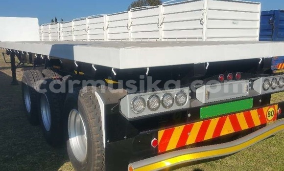 Acheter Occasion Utilitaire Powerstar 2628 Blanc à Beitbridge, Matabeleland South Acheter Occasion Utilitaire Powerstar 2628 Blanc à Beitbridge, Matabeleland South