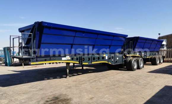 Nunua Ilio tumika International 7600i Bluu Lori ndani ya Beitbridge nchini Matabeleland Kusini