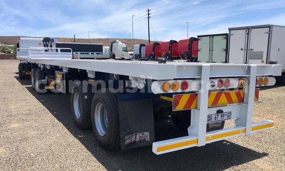 Acheter Occasion Utilitaire Powerstar 2628 Blanc à Beitbridge, Matabeleland South Acheter Occasion Utilitaire Powerstar 2628 Blanc à Beitbridge, Matabeleland South