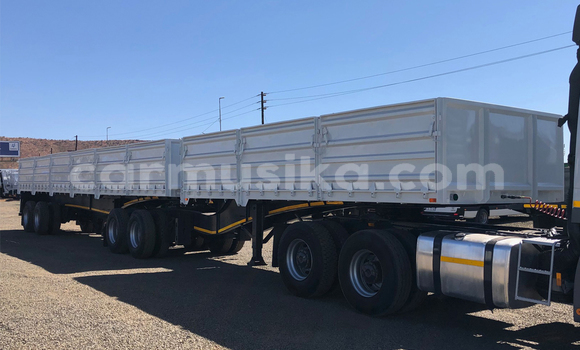 Acheter Occasion Utilitaire Ricomag BW200 Blanc à Beitbridge, Matabeleland South Acheter Occasion Utilitaire Ricomag BW200 Blanc à Beitbridge, Matabeleland South