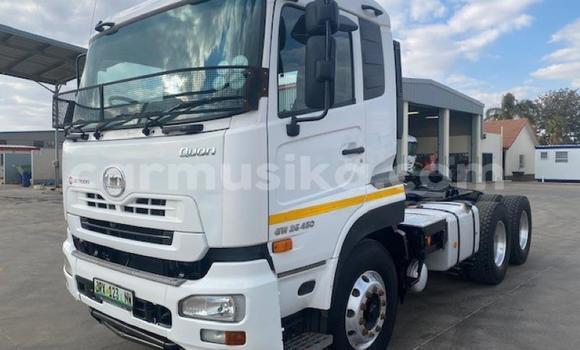 Acheter Occasion Utilitaire Nissan UD Blanc à Beitbridge, Matabeleland South Acheter Occasion Utilitaire Nissan UD Blanc à Beitbridge, Matabeleland South