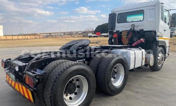 Acheter Occasion Utilitaire Nissan UD Blanc à Beitbridge, Matabeleland South Acheter Occasion Utilitaire Nissan UD Blanc à Beitbridge, Matabeleland South