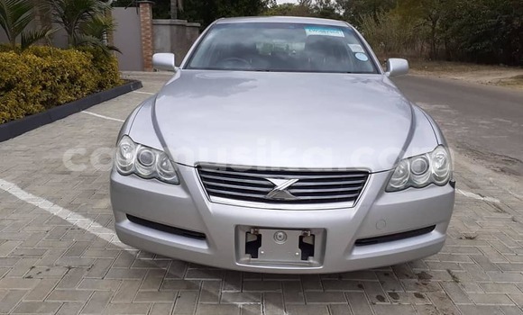 Nunua Ilio tumika Toyota Mark X Fedha Gari ndani ya Harare nchini Harare