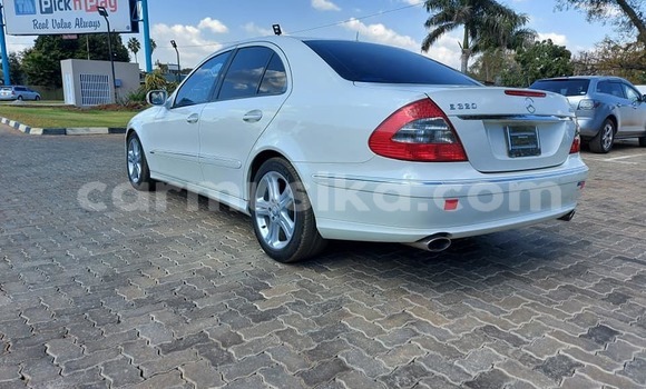 Buy Used Mercedes‒Benz E–Class White Car in Harare in Harare Buy Used Mercedes‒Benz E–Class White Car in Harare in Harare
