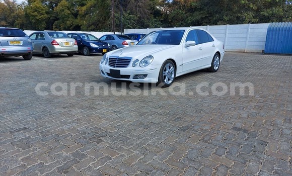 Buy Used Mercedes‒Benz E–Class White Car in Harare in Harare Buy Used Mercedes‒Benz E–Class White Car in Harare in Harare