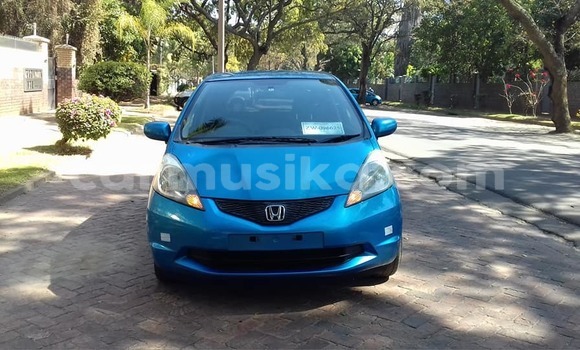 Nunua Ilio tumika Honda Fit Bluu Gari ndani ya Harare nchini Harare