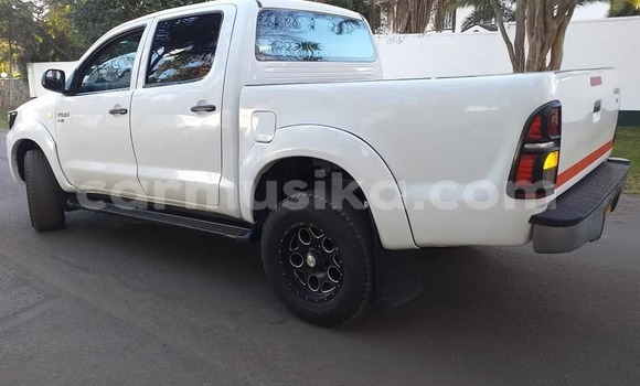Buy Used Toyota Hilux White Car in Harare in Harare Buy Used Toyota Hilux White Car in Harare in Harare