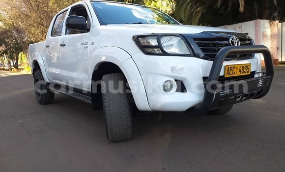 Buy Used Toyota Hilux White Car in Harare in Harare Buy Used Toyota Hilux White Car in Harare in Harare