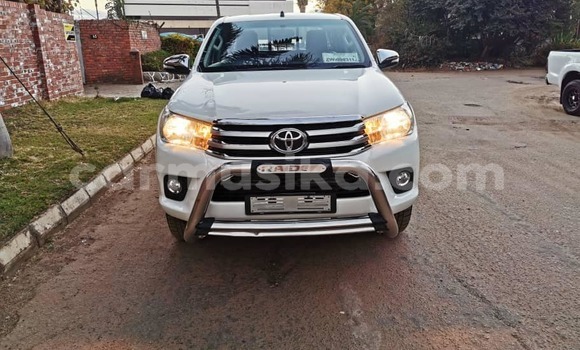 Buy Used Toyota Hilux White Car in Harare in Harare Buy Used Toyota Hilux White Car in Harare in Harare