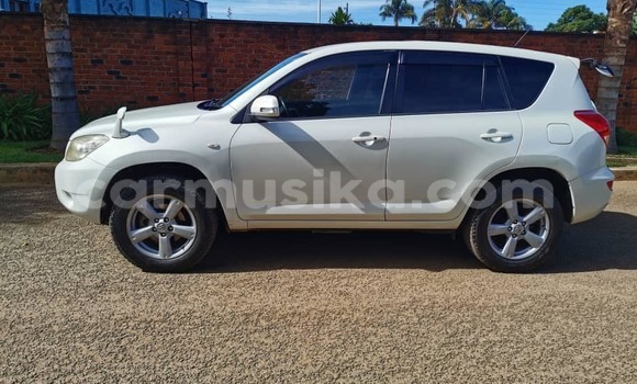 Buy Used Toyota RAV4 White Car in Harare in Harare Buy Used Toyota RAV4 White Car in Harare in Harare