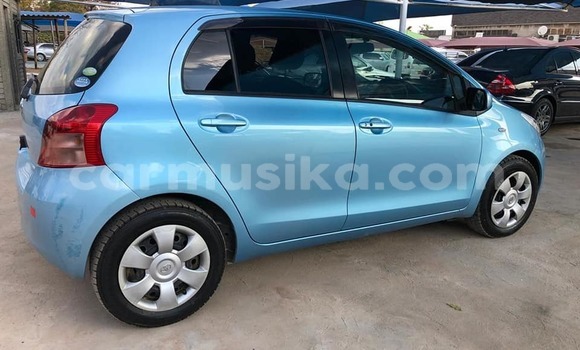 Nunua Ilio tumika Toyota Vitz Bluu Gari ndani ya Harare nchini Harare