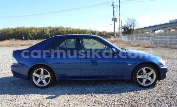 Nunua Ilio tumika Toyota Altezza Bluu Gari ndani ya Beitbridge nchini Matabeleland Kusini