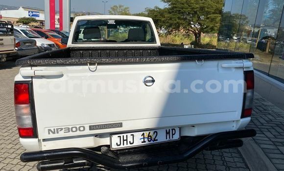 Buy Used Nissan NP 300 White Car in Beitbridge in Matabeleland South Buy Used Nissan NP 300 White Car in Beitbridge in Matabeleland South
