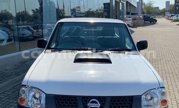 Buy Used Nissan NP 300 White Car in Beitbridge in Matabeleland South Buy Used Nissan NP 300 White Car in Beitbridge in Matabeleland South