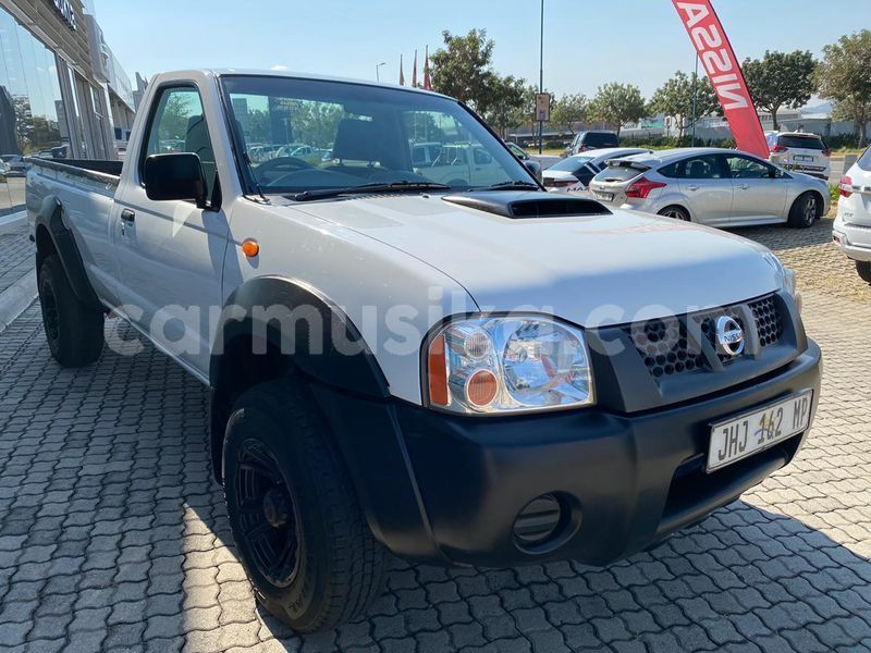 Big with watermark nissan np 300 matabeleland south beitbridge 14534