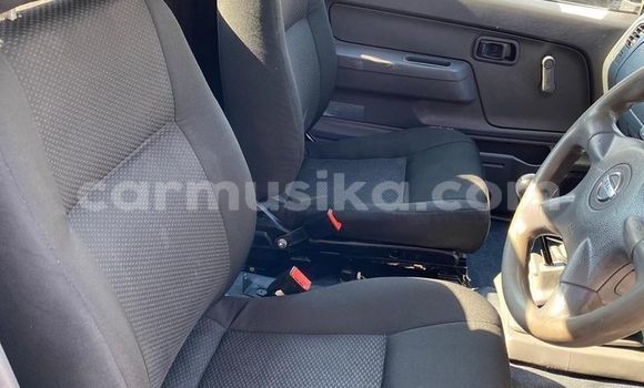 Buy Used Nissan NP 300 White Car in Beitbridge in Matabeleland South Buy Used Nissan NP 300 White Car in Beitbridge in Matabeleland South