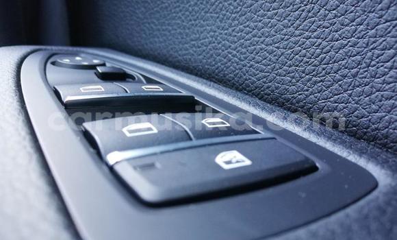 Acheter Occasion Voiture BMW 3–Series Rouge à Beitbridge, Matabeleland South Acheter Occasion Voiture BMW 3–Series Rouge à Beitbridge, Matabeleland South