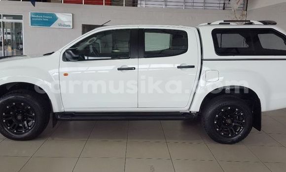 Nunua Ilio tumika Isuzu KB Nyeupe Gari ndani ya Beitbridge nchini Matabeleland Kusini Nunua Ilio tumika Isuzu KB Nyeupe Gari ndani ya Beitbridge nchini Matabeleland Kusini