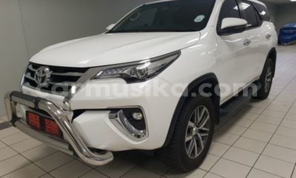 Buy Used Toyota Fortuner White Car in Beitbridge in Matabeleland South