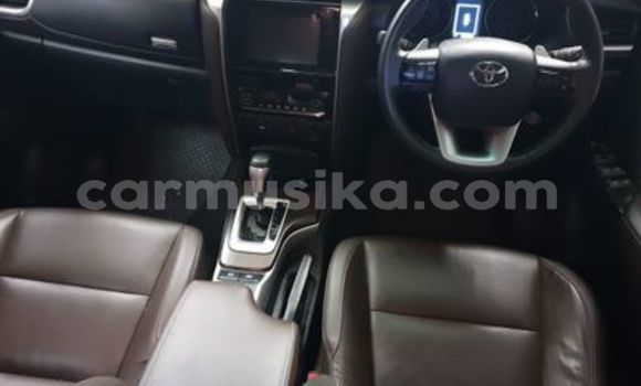 Nunua Ilio tumika Toyota Fortuner Nyeupe Gari ndani ya Beitbridge nchini Matabeleland Kusini Nunua Ilio tumika Toyota Fortuner Nyeupe Gari ndani ya Beitbridge nchini Matabeleland Kusini