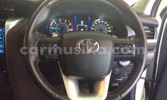 Nunua Ilio tumika Toyota Fortuner Nyeupe Gari ndani ya Beitbridge nchini Matabeleland Kusini Nunua Ilio tumika Toyota Fortuner Nyeupe Gari ndani ya Beitbridge nchini Matabeleland Kusini