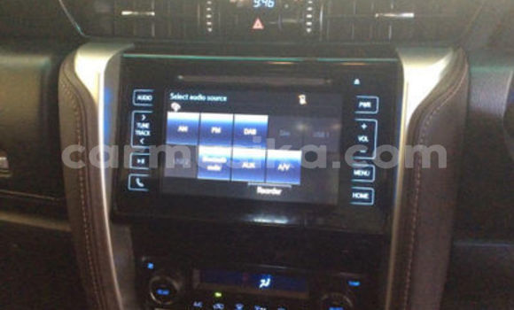 Nunua Ilio tumika Toyota Fortuner Nyeupe Gari ndani ya Beitbridge nchini Matabeleland Kusini Nunua Ilio tumika Toyota Fortuner Nyeupe Gari ndani ya Beitbridge nchini Matabeleland Kusini