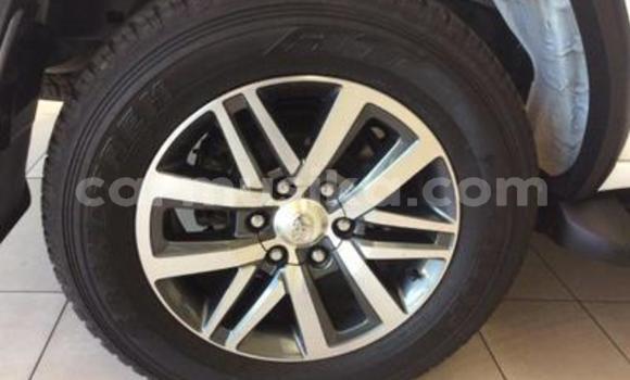 Nunua Ilio tumika Toyota Fortuner Nyeupe Gari ndani ya Beitbridge nchini Matabeleland Kusini Nunua Ilio tumika Toyota Fortuner Nyeupe Gari ndani ya Beitbridge nchini Matabeleland Kusini