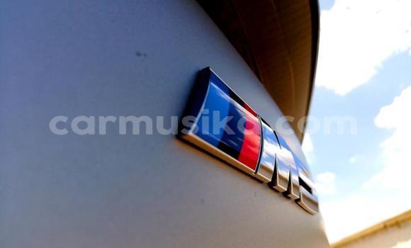 Acheter Occasion Voiture BMW M6 Gris à Beitbridge, Matabeleland South Acheter Occasion Voiture BMW M6 Gris à Beitbridge, Matabeleland South