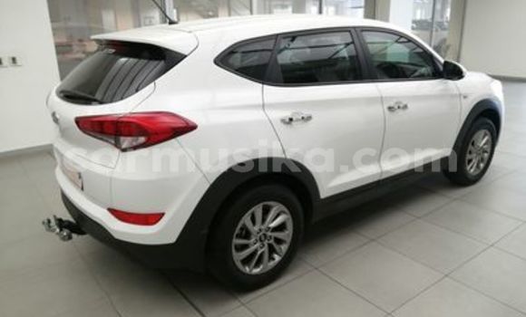Nunua Ilio tumika Hyundai Tucson Nyeupe Gari ndani ya Beitbridge nchini Matabeleland Kusini Nunua Ilio tumika Hyundai Tucson Nyeupe Gari ndani ya Beitbridge nchini Matabeleland Kusini