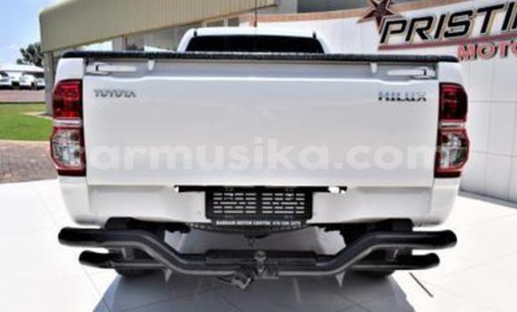 Acheter Occasion Voiture Toyota Hilux Blanc à Beitbridge, Matabeleland South Acheter Occasion Voiture Toyota Hilux Blanc à Beitbridge, Matabeleland South